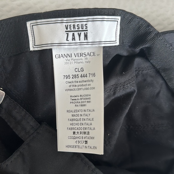 Versace Versus baseball hat with patches - Picture 5 of 6